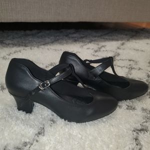 Black dancing shoes